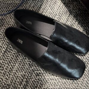 Zara women Black Loafers